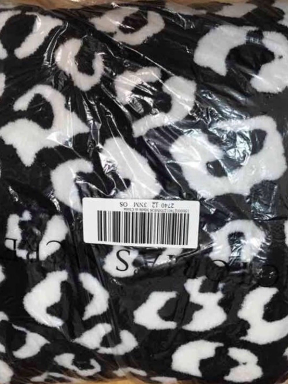 ISO VS PINK SNOW LEOPARD STADIUM BLANKET - Black & White